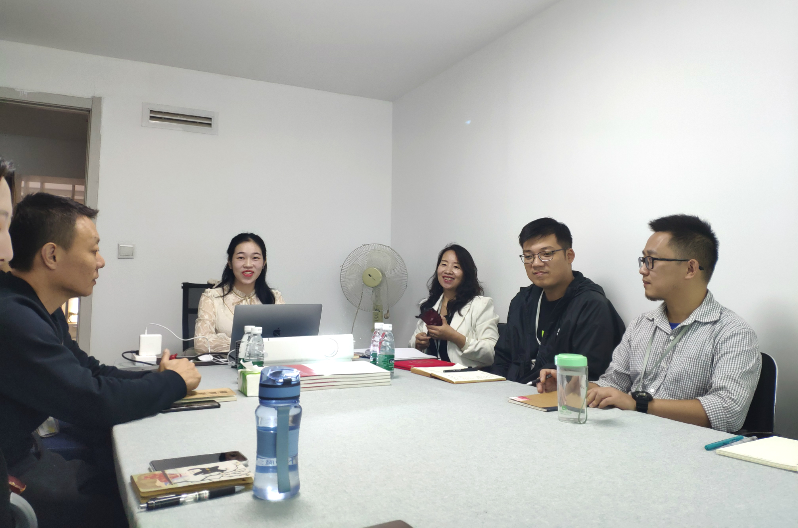 磐石品牌舉辦“賦能員工 合作共贏—商務(wù)禮儀”培訓(xùn)活動
