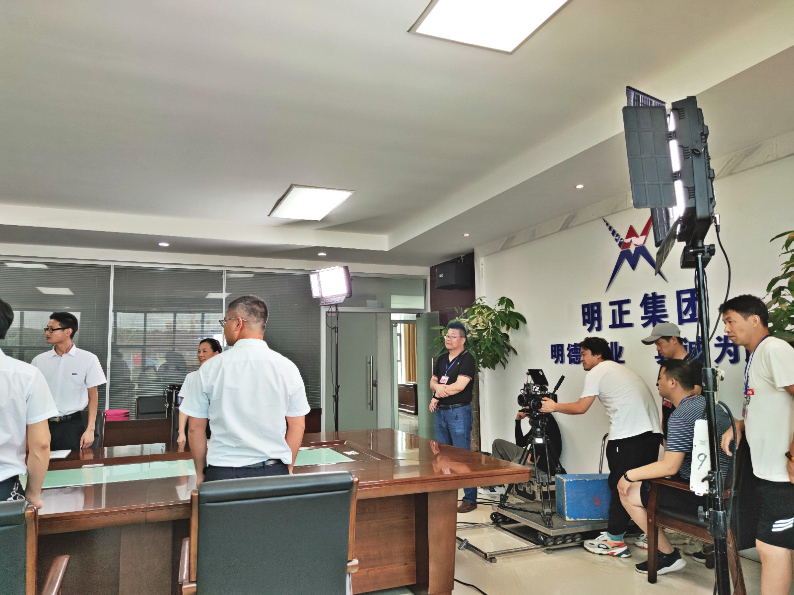 磐石品牌“明正集團(tuán)宣傳片”項(xiàng)目順利殺青